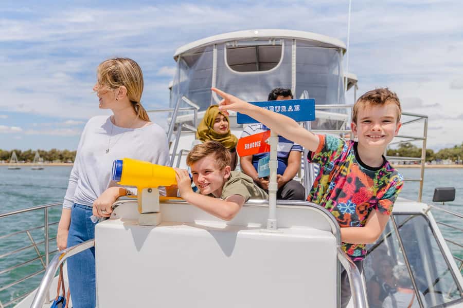 Mandurah: Dolphin and Views Cruise - A 60 to 75-minute route through Mandurah