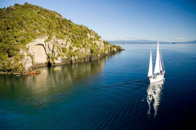 Maori Rock Carvings Eco Sailing Taupo - Why the Māori carvings are worth the boat ride