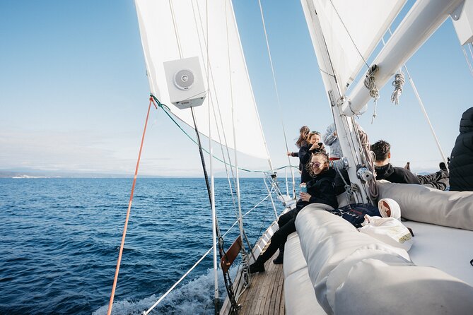 Maori Rock Carvings Eco Sailing Taupo - Weather can change the boat, not the basic plan