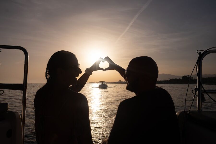 Marbella: Sailing & Dolphin Watching with Snacks and Drinks - Should you book the Puerto Banús sailing trip?