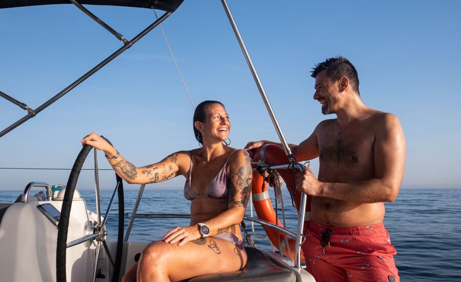 Marbella: Sailing & Dolphin Watching with Snacks and Drinks - What the seasons change