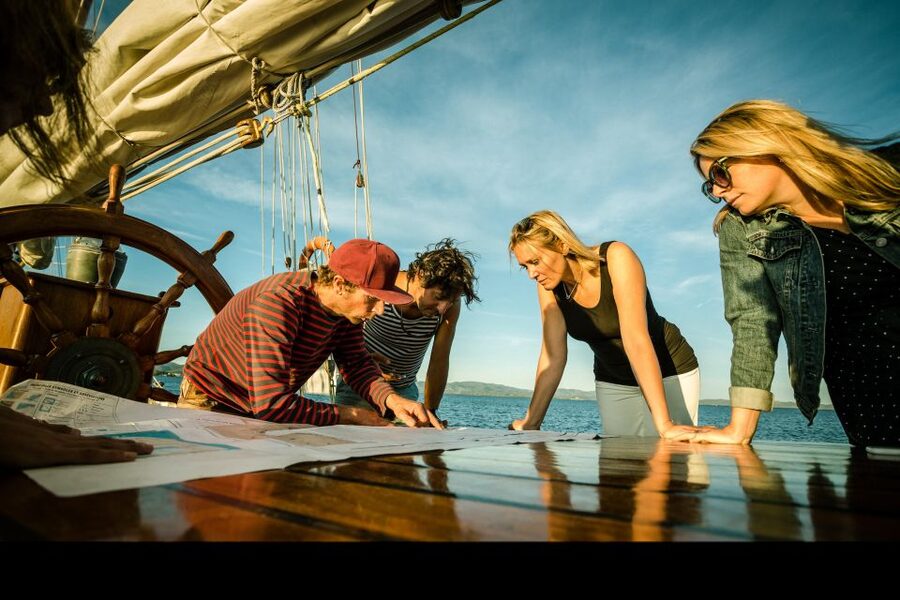 Marseille: Calanques Sailing Cruise with Lunch and Wine - A fresh lunch with rosé onboard