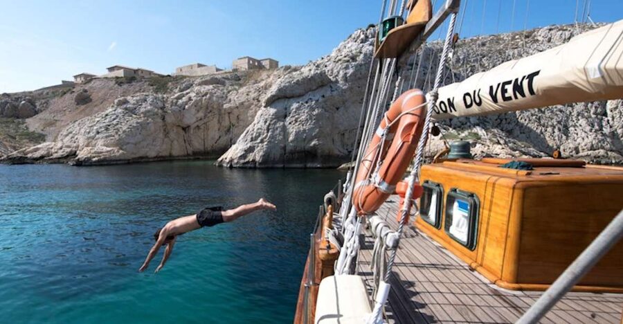 Marseille: Calanques Sailing Day Trip with Lunch and Wine - Boarding Le Don du Vent at Marseille’s Old Port