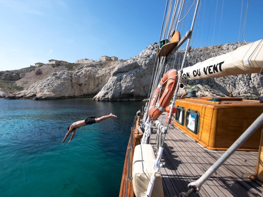 Marseille: Calanques Sailing Day Trip with Lunch and Wine - Choosing between the Calanques and La Côte Bleue