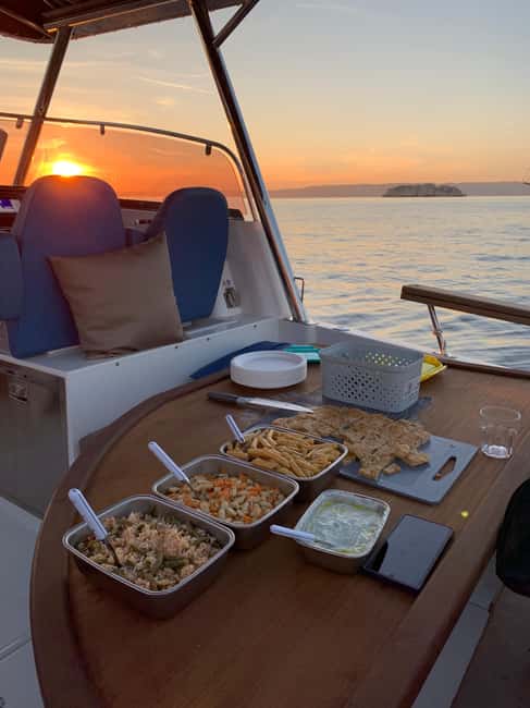 Marseille: Sunset Boat Cruise with Buffet and Organic Wine - Two hours around the Frioul archipelago