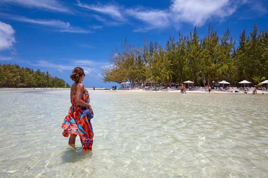 Mauritius: Catamaran Cruise to Ile Aux Cerfs with BBQ Lunch - A BBQ lunch with drinks on board