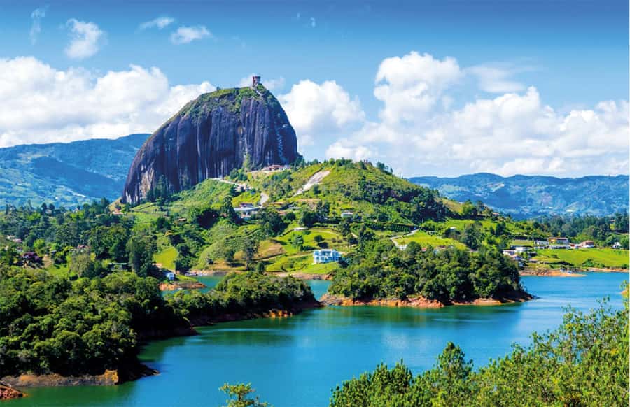 Medellin: Guatapé Day Trip & Boat to Pablo Escobar's Estate - Peñol Rock and the stairway to the view