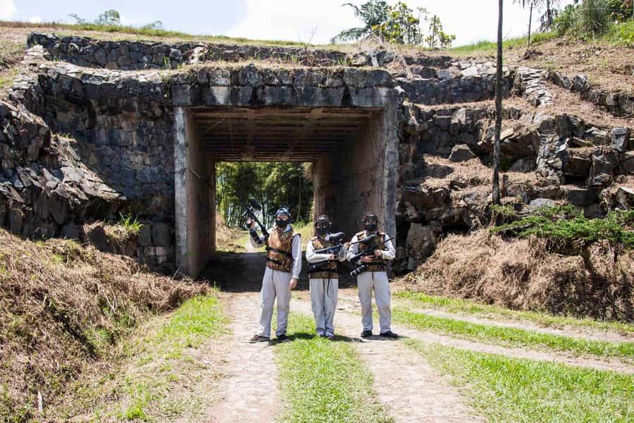 Medellin: Guatapé Day Trip & Boat to Pablo Escobar's Estate - Food stops and the extra local touches
