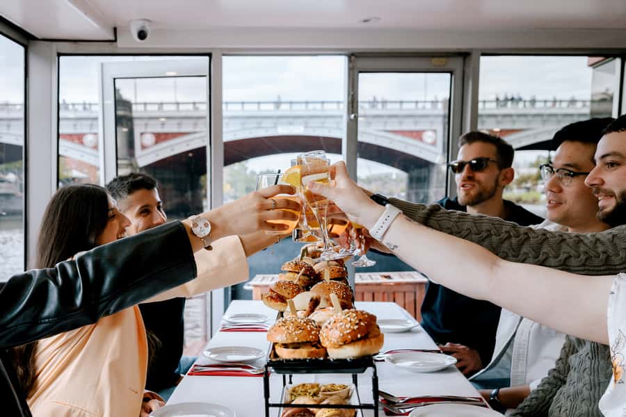 Melbourne: 2-Hour Bottomless Brunch Cruise - Boarding at Southgate and settling in