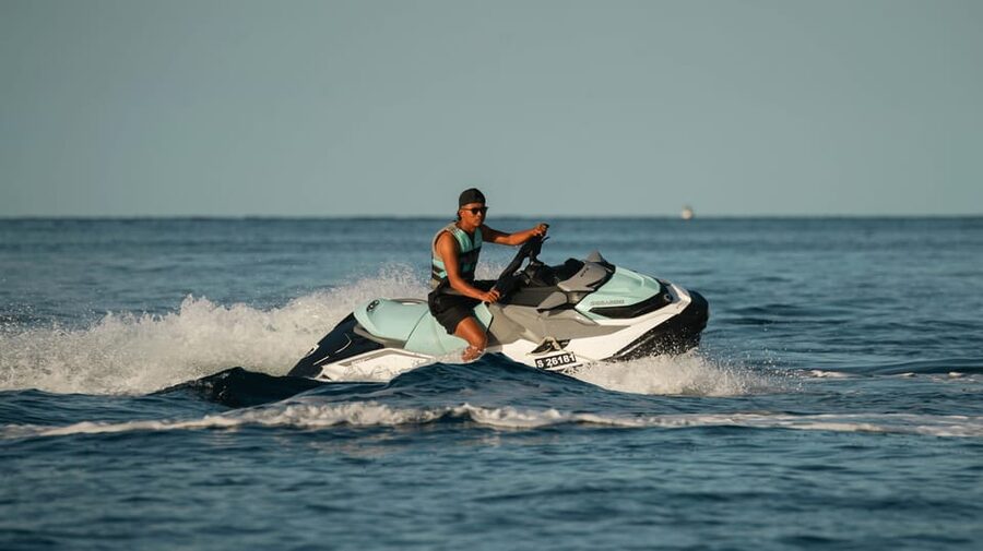 Mellieha: Jet Ski Rental with Safety Boat - Getting comfortable with the Sea-Doo