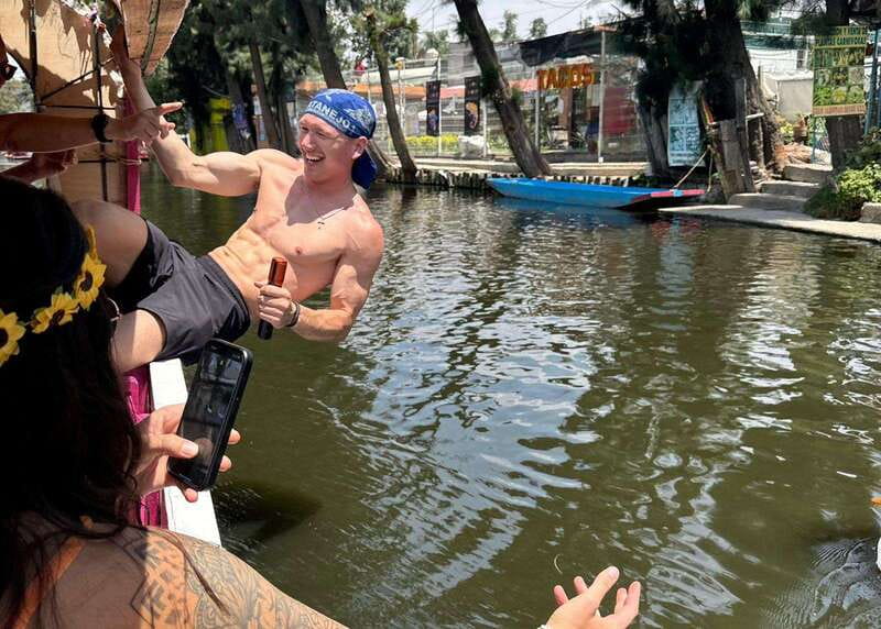 Mexico City: Xochimilco Boat Party with Unlimited Drinks - Practical tips for a better ride