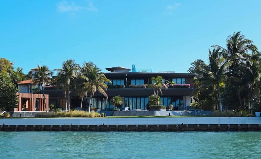 Miami: Biscayne Bay Millionaire's Homes Sightseeing Cruise - The Venetian Islands and Miami’s residential side