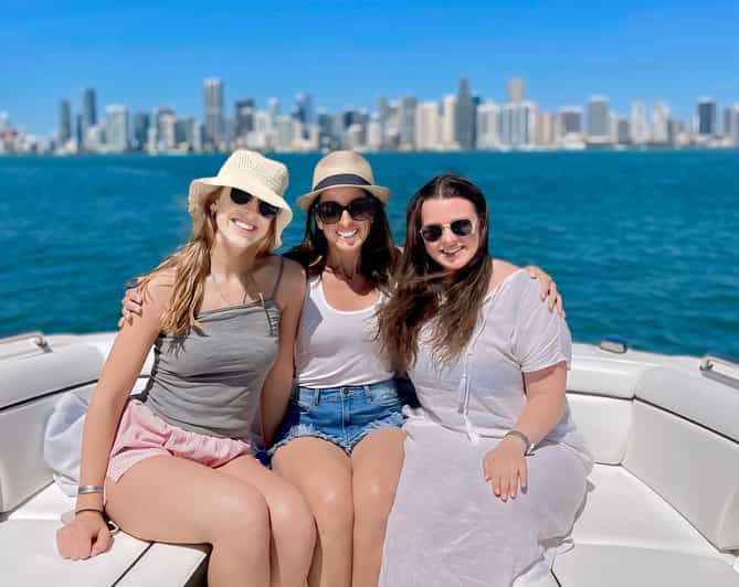 Miami: Private Boat Charter Guided and Tailored Experience - Practical rules and comfort details