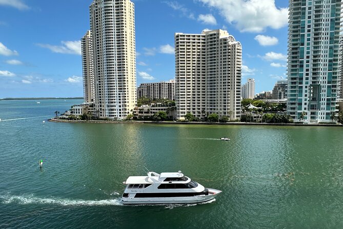 Miami Skyline Boat Cruise Past Millionaire's Homes Optional Stop - From Bayside Marketplace to Miami’s open water