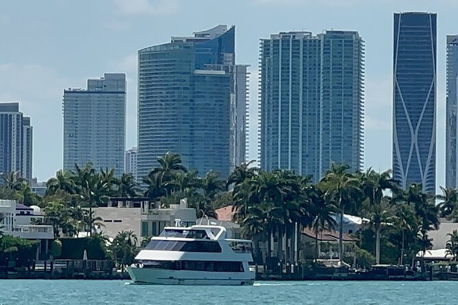 Miami Skyline Boat Cruise Past Millionaire's Homes Optional Stop - The Miami skyline sets the scene