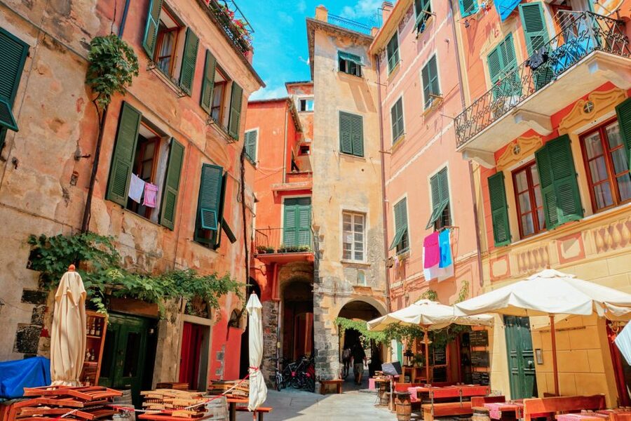 Milan: Cinque Terre Full-Day Guided Trip With Cruise - Weather, crowds, and the right season