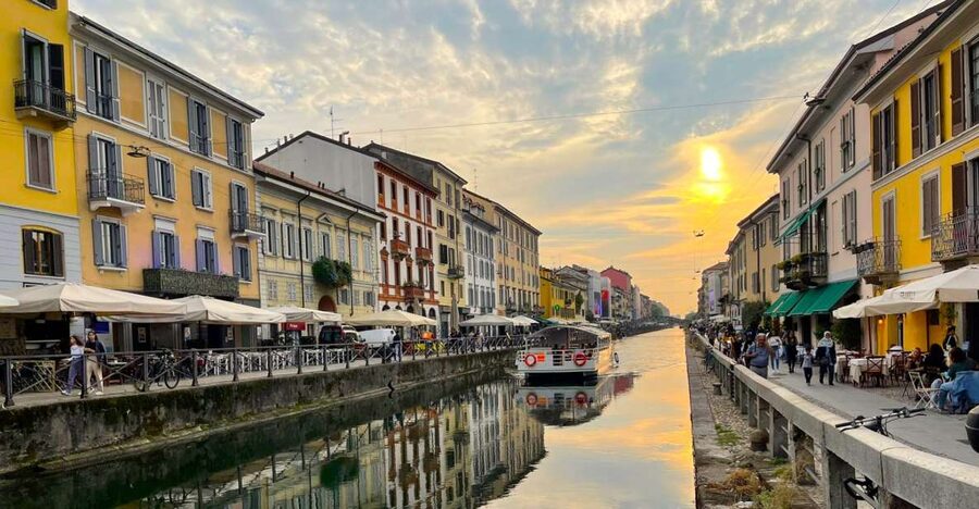 Milan: Navigli Canal Boat Cruise - San Cristoforo sul Naviglio and the old canal world