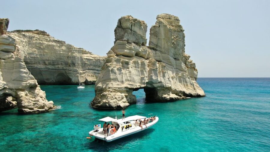 Milos: Half-Day Speedboat Cruise to Klefiko with Snorkeling - What happens when the north wind rises
