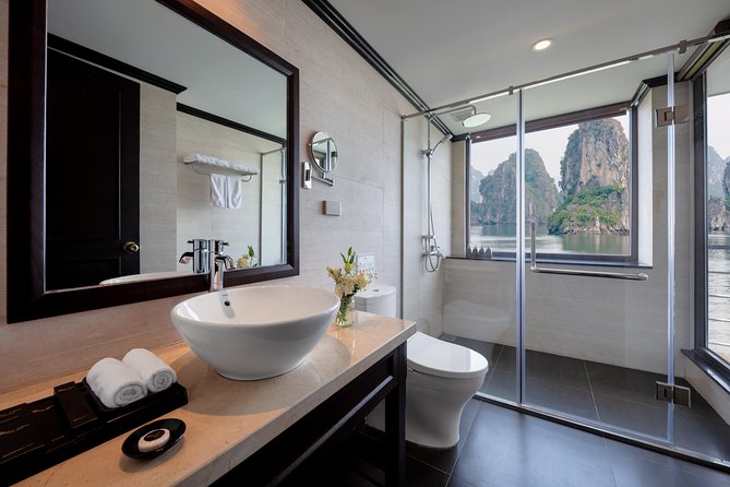 Mon Chéri Cruise 5 star: Unique 2 Days Tuan Chau - Halong bay - Lan Ha Bay - Getting to Got Pier from Hanoi
