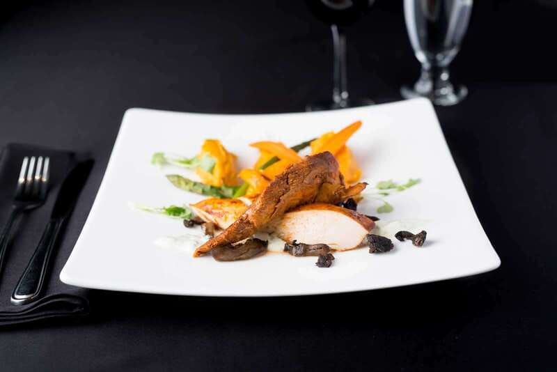 Montréal: 3 or 5-Course Dinner Cruise with DJ & Dancing - Service, comfort, and small points that matter