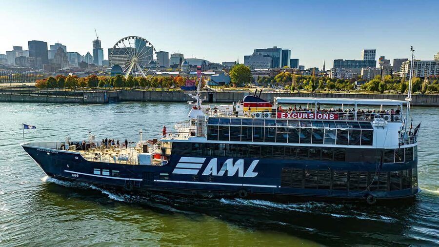 Montréal: Guided Sightseeing River Cruise - Weather, comfort, and accessibility
