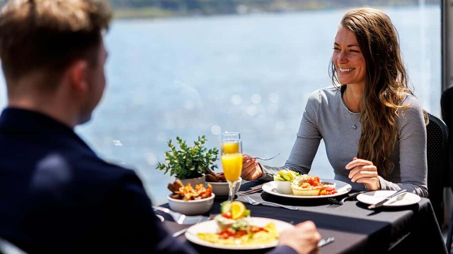 Montréal: Weekend River Brunch Cruise - What arrives on the brunch plate