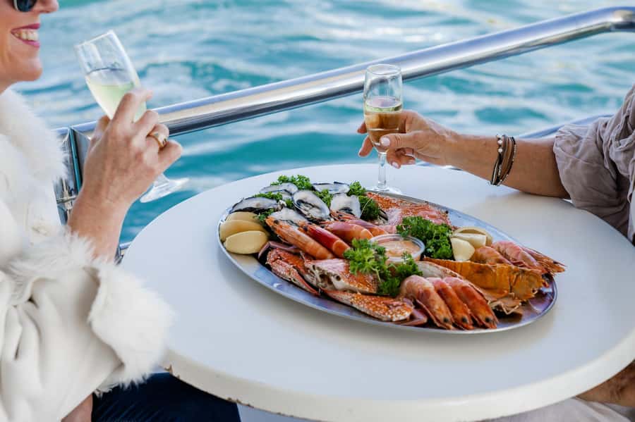 Mooloolaba: Seafood Lunch Cruise - Choosing between prawns, fish, calamari, and a burger