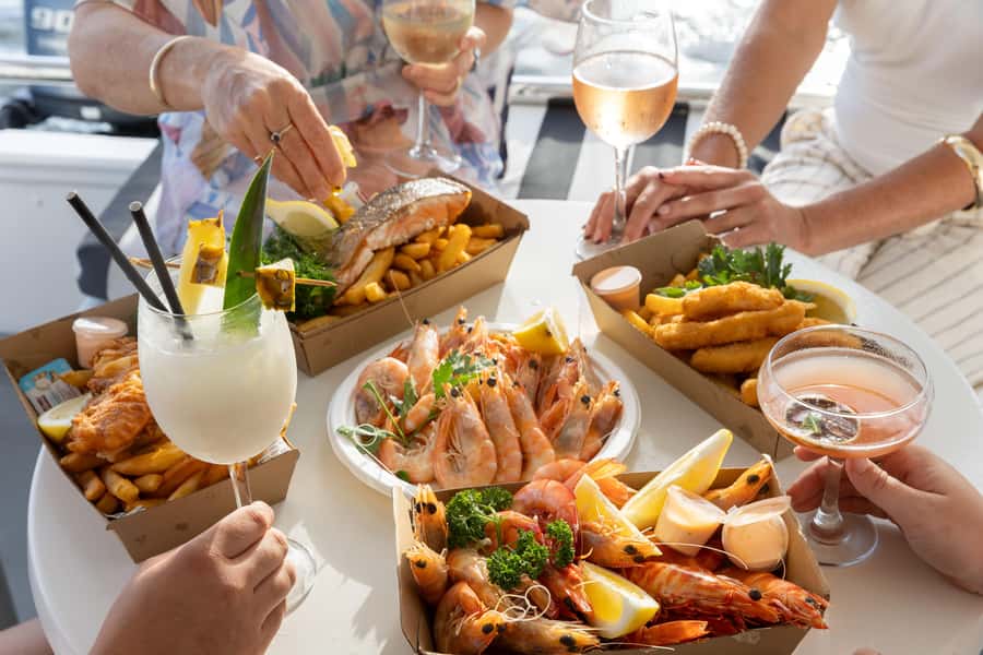 Mooloolaba: Seafood Lunch Cruise - A bar, cocktails, and the social side of the trip