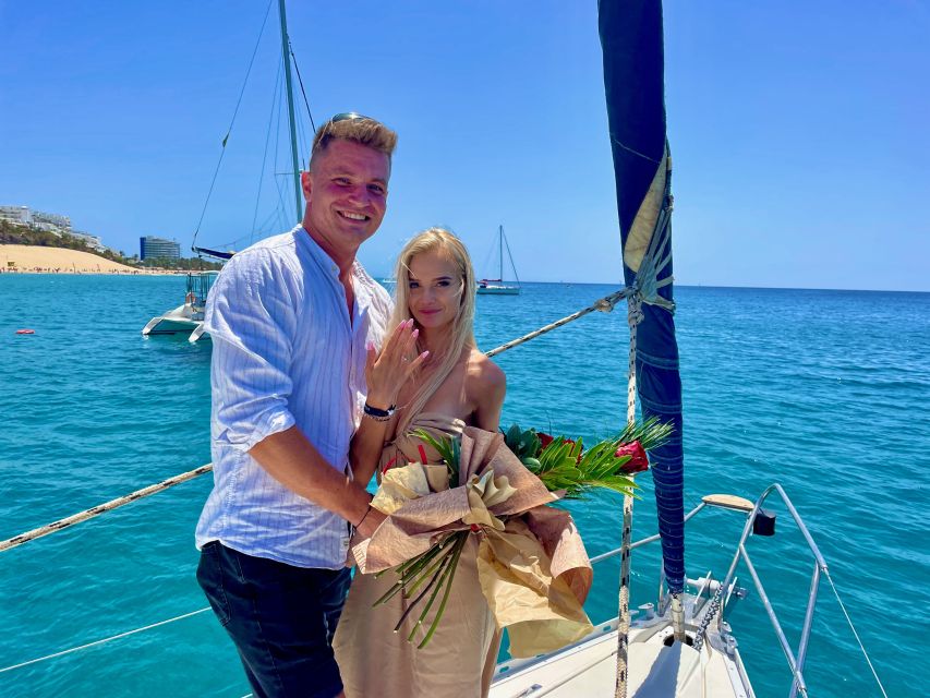 Morro Jable: Sailing Boat Excursion with Food and Drinks - Canarian lunch with drinks served throughout