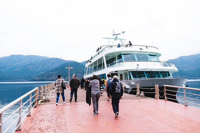 Mt Fuji & Hakone Cruise, Drum Show Bullet Train 1 Day from Tokyo - Cruising across Lake Ashi