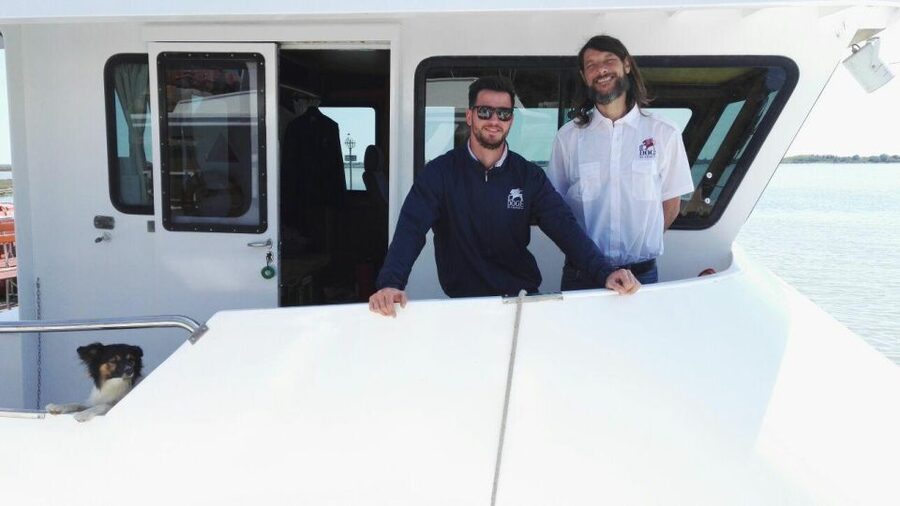 Murano & Burano: Boat Tour with Guide & Glass Factory Visit - The lagoon crossing and onboard commentary