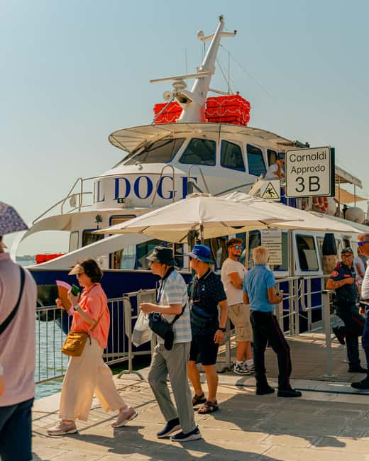 Murano & Burano: Boat Tour with Guide & Glass Factory Visit - Guide style and what is actually guided