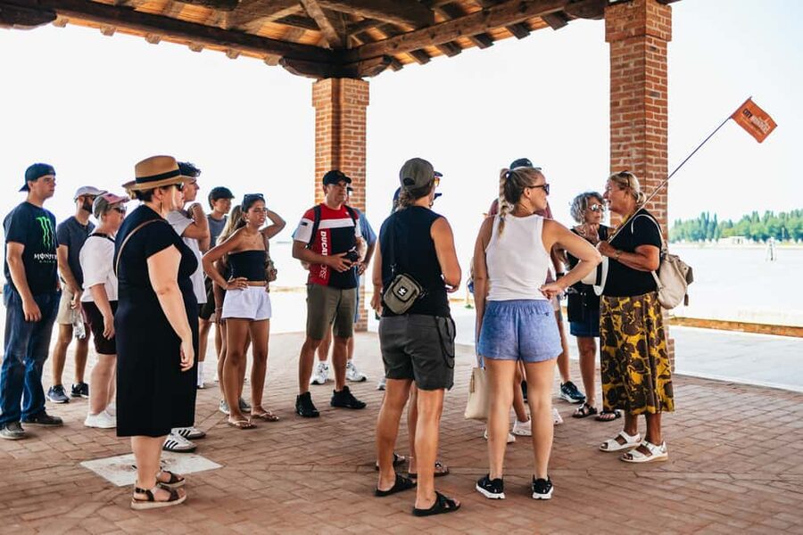Murano & Burano Guided Tour by Private Boat with Glassmaking - Murano glass, heat, speed, and guarded skill