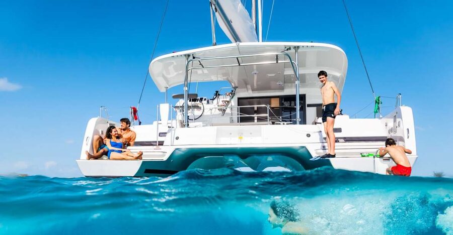 Mykonos: Catamaran Cruise with Lunch, Drinks and Transfer - Rhenia, the place to swim