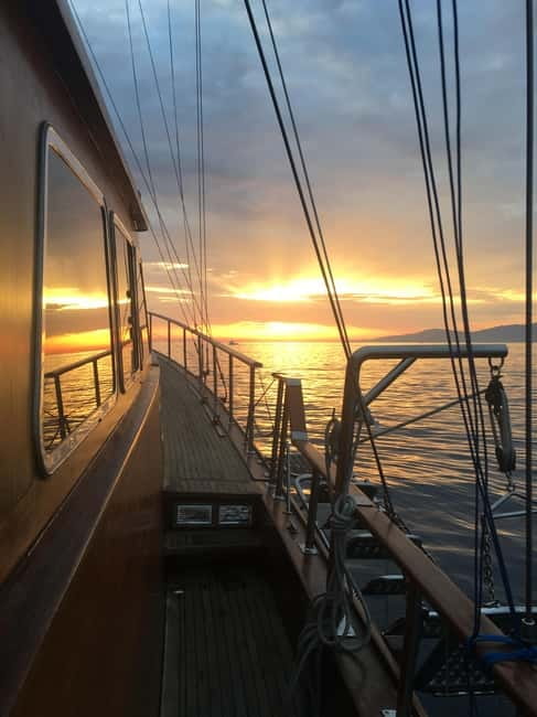 Mykonos: Sunset Boat Cruise with Light Dinner & Drinks - Super Paradise adds another hour in the water