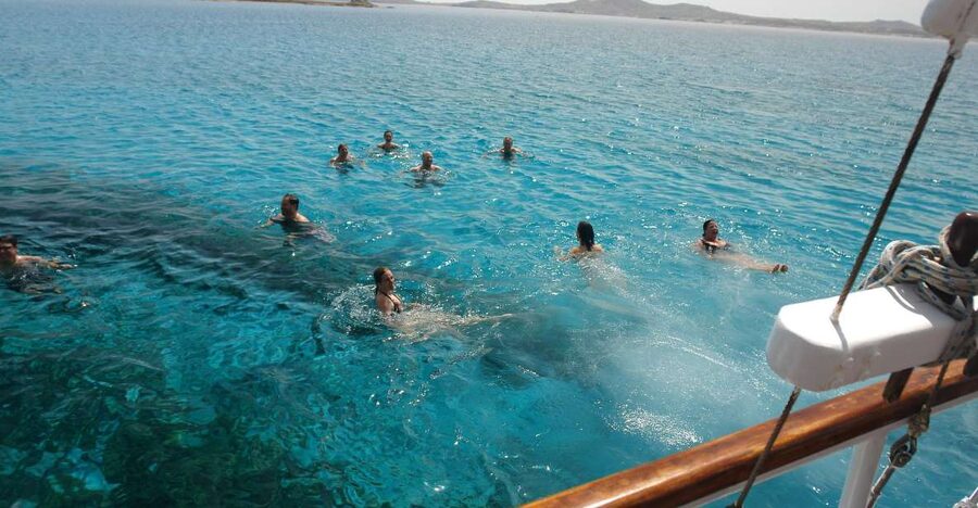Mykonos: Sunset Party Boat Cruise with 1 Drink - A sunset cruise that turns into a floating party