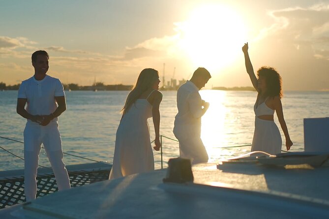 Nassau: Sunset Dinner Cruise - Starting at Paradise Island Ferry Terminal