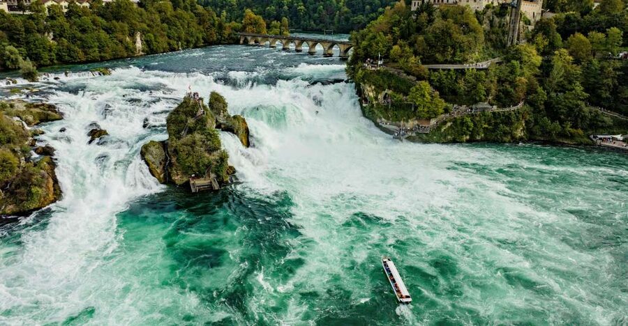 Neuhausen am Rheinfall: Rhine Falls Boat Tour - A bilingual guide adds more than background noise