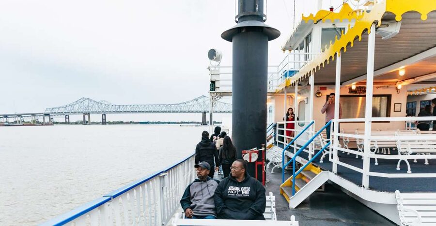 New Orleans: Evening Jazz Boat Cruise with Optional Dinner - Boarding at Riverwalk and finding your place onboard