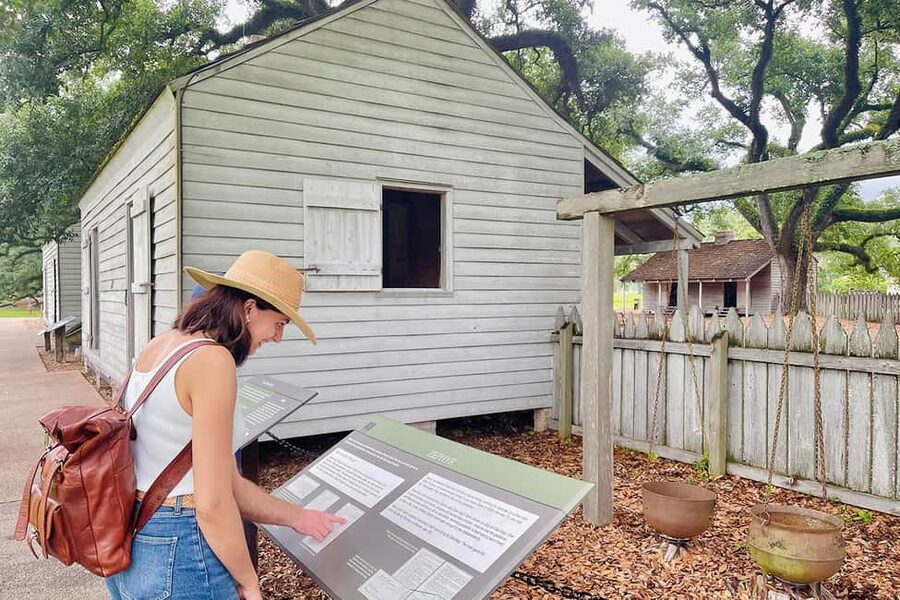 New Orleans: Swamp Boat Ride & Oak Alley Plantation Tour - The grounds tell the harder story