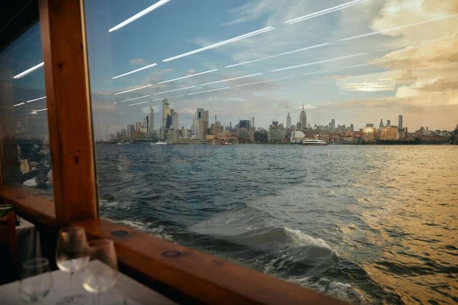 New York City: Gourmet Dinner Cruise with Live Music - How to plan the evening at Pier 36