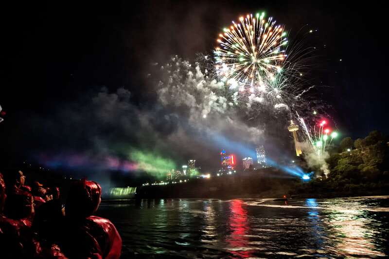 Niagara Falls, Canada: Evening Fireworks Cruise - Who should book this experience?