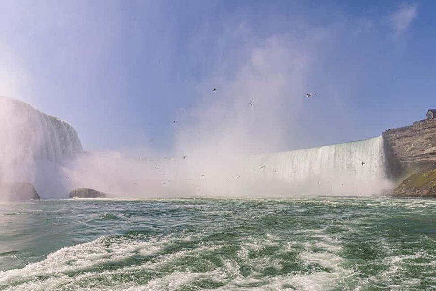 Niagara Falls: Early Access Boat & Journey Behind the Falls - Going behind the water at Table Rock