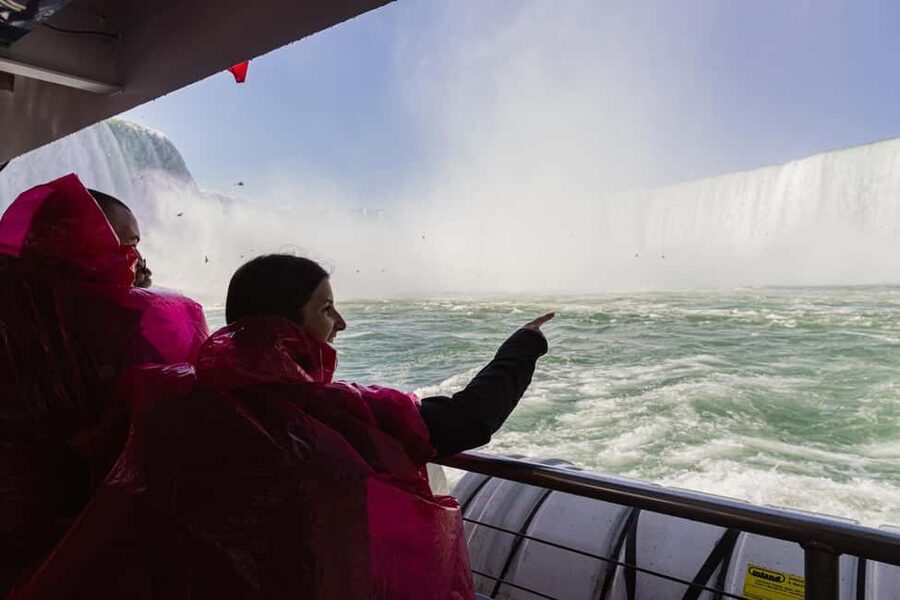 Niagara Falls: Early Access Boat & Journey Behind the Falls - The 20-minute cruise into the mist