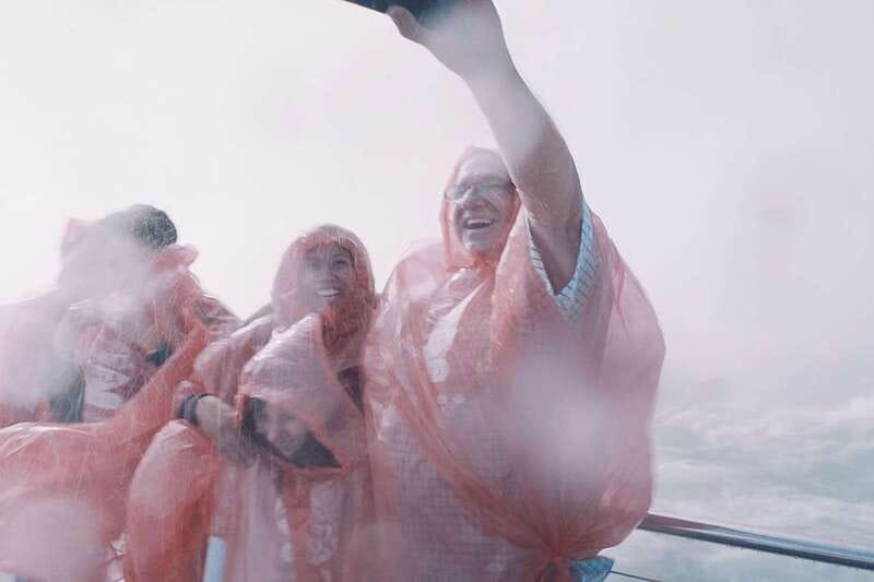 Niagara Falls, ON: Helicopter Ride with Boat & Skylon Lunch - Key points to know before booking