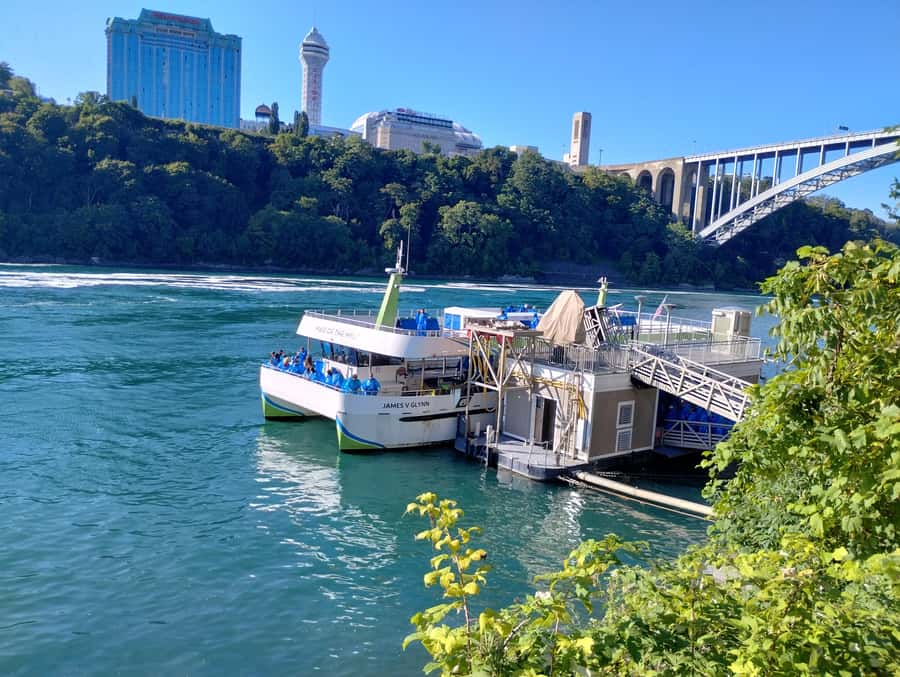Niagra Falls, USA Side: Boat, Cave and Shuttle pass Tour - Why the American side works so well in three hours