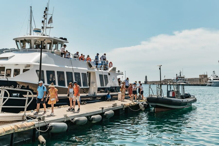 Nice: 1-Hour Sightseeing Cruise to Villefranche Bay - Who will get the most from this one-hour cruise