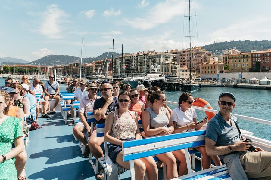Nice: 1-Hour Sightseeing Cruise to Villefranche Bay - Villefranche Bay and its colorful harbor
