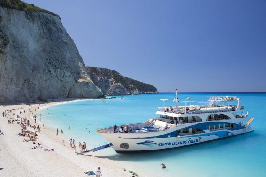 Nidri daily cruise in the Ionian with Makedonia Palace - Afales Beach and the long return across the islands