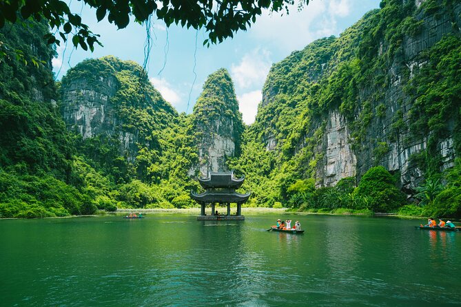 Ninh Binh Day Trip: Hoa Lu-Trang An/Tam Coc-Mua Cave-Cycling-Boat - Climbing Mua Cave’s 500 steps